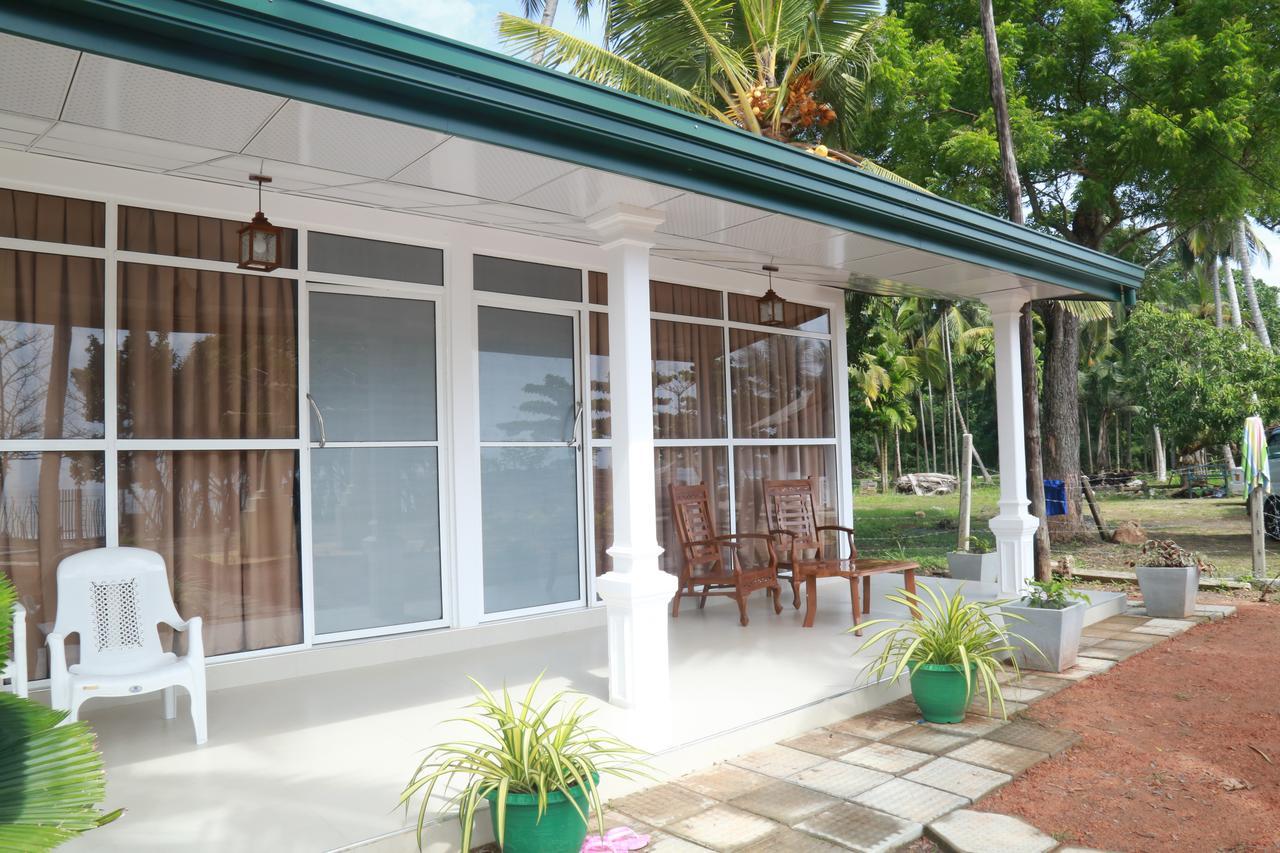 Serene Beach Hotel 迪克韦勒 外观 照片